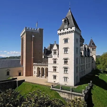 Du Chateau Pau