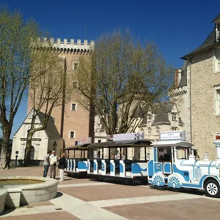 Du Chateau *
